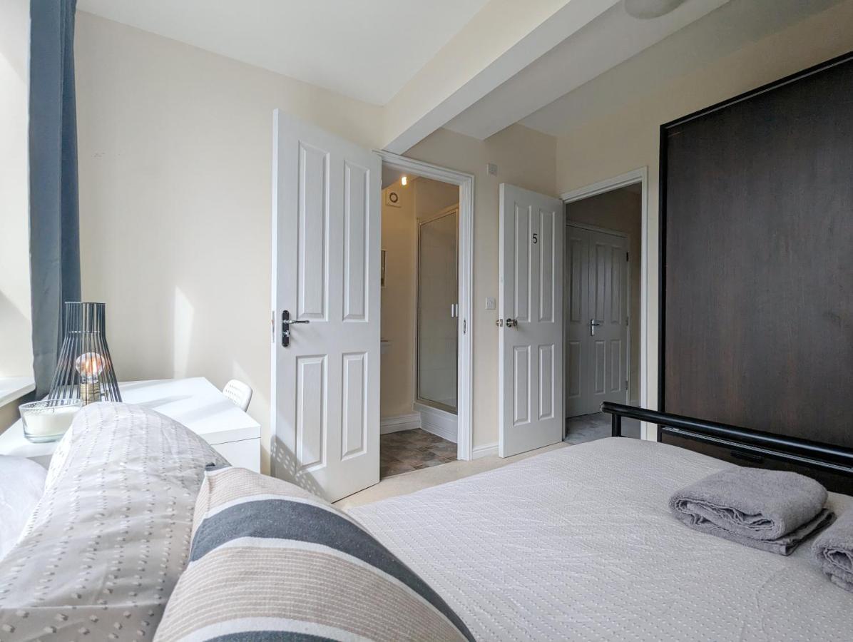 Guest Rooms Near City Centre & Dock Free Parking ลิเวอร์พูล ภายนอก รูปภาพ