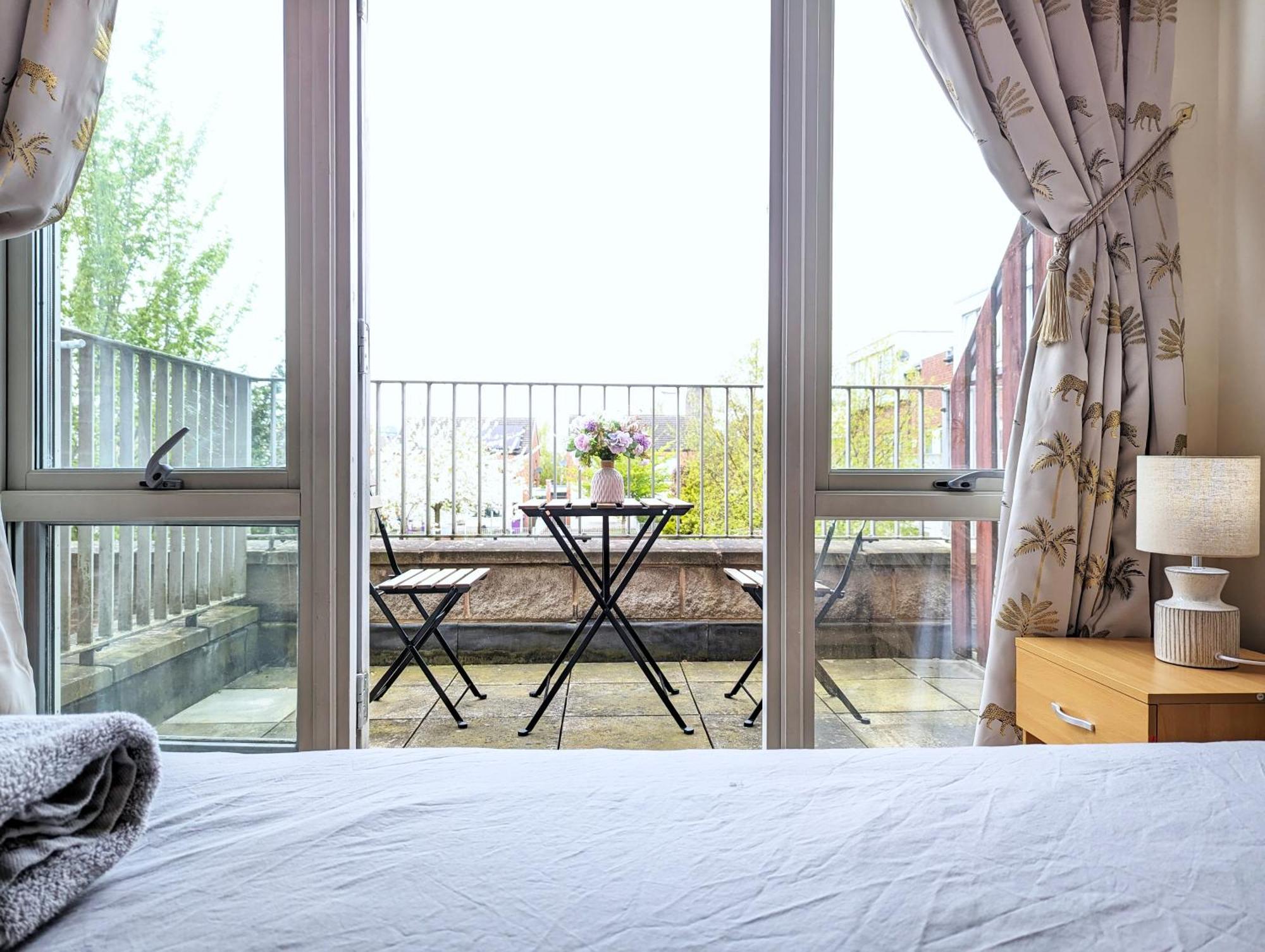 Guest Rooms Near City Centre & Dock Free Parking ลิเวอร์พูล ภายนอก รูปภาพ